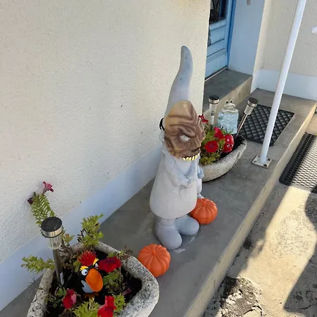 De La Nonette Oda ve Kahvaltı 3*