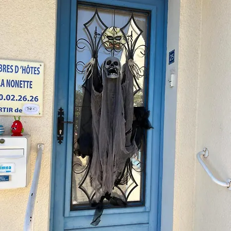 Oda ve Kahvaltı De La Nonette 3*