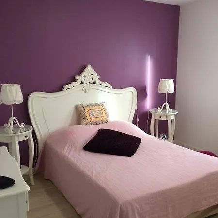 לינה וארוחת בוקר De La Nonette 3*