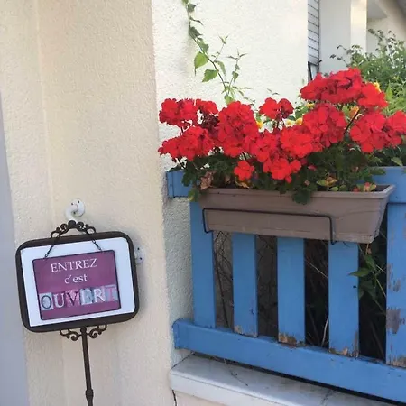 De La Nonette Bed & Breakfast *