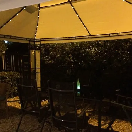 לינה וארוחת בוקר De La Nonette